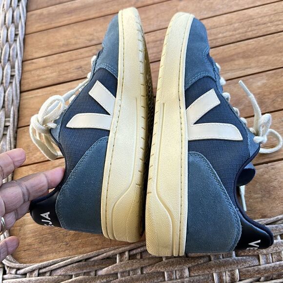 Veja Men’s V-10 Mesh Sneakers EU40/US7 - Picture 7 of 9
